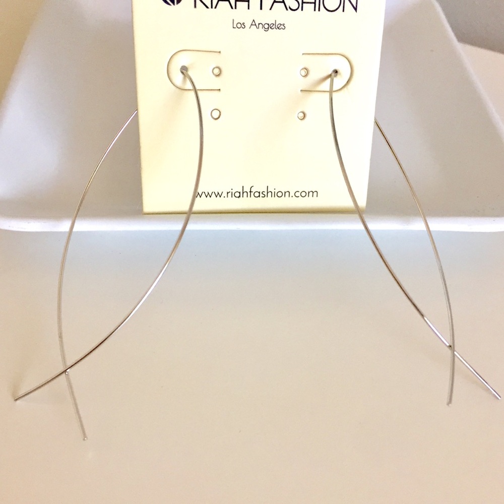 CLOSING SHOP!! Riah Fashion Silver Earrings